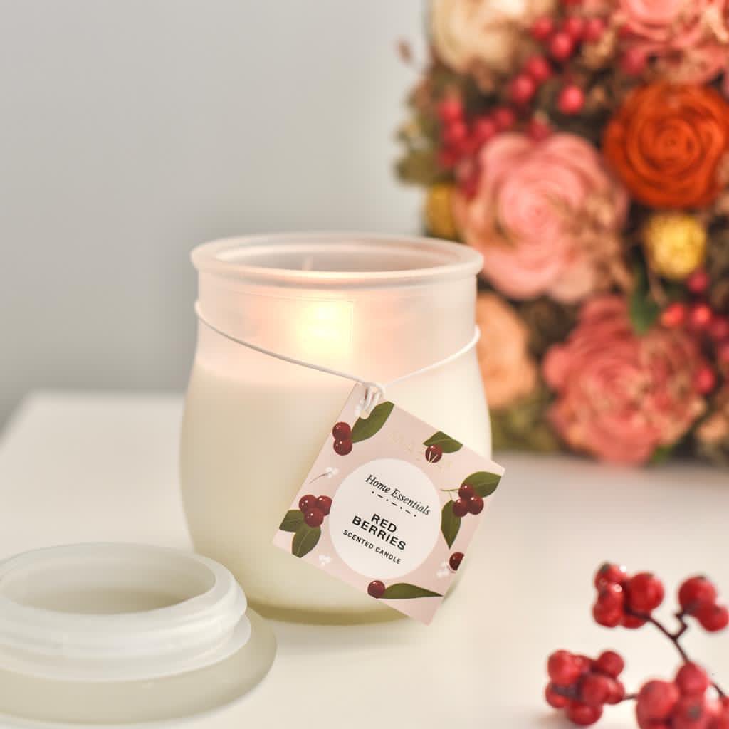 Red Berries Frosted 10 Oz Candle